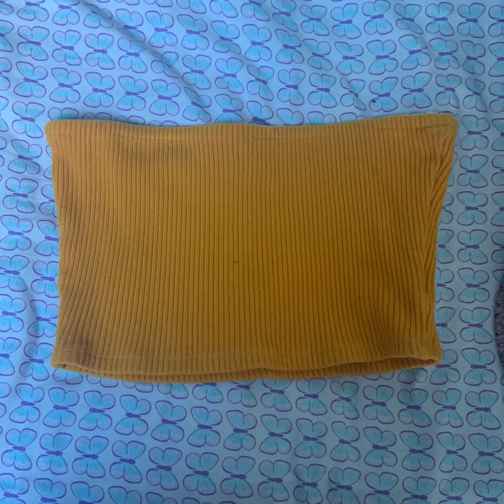 Sarah Cameron’s yellow tube top